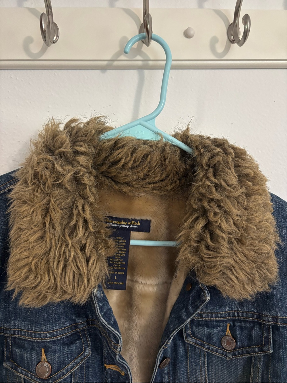 Abercrombie & Fitch Blue Denim Jacket with Faux Fur Collar - Picture 6 of 6
